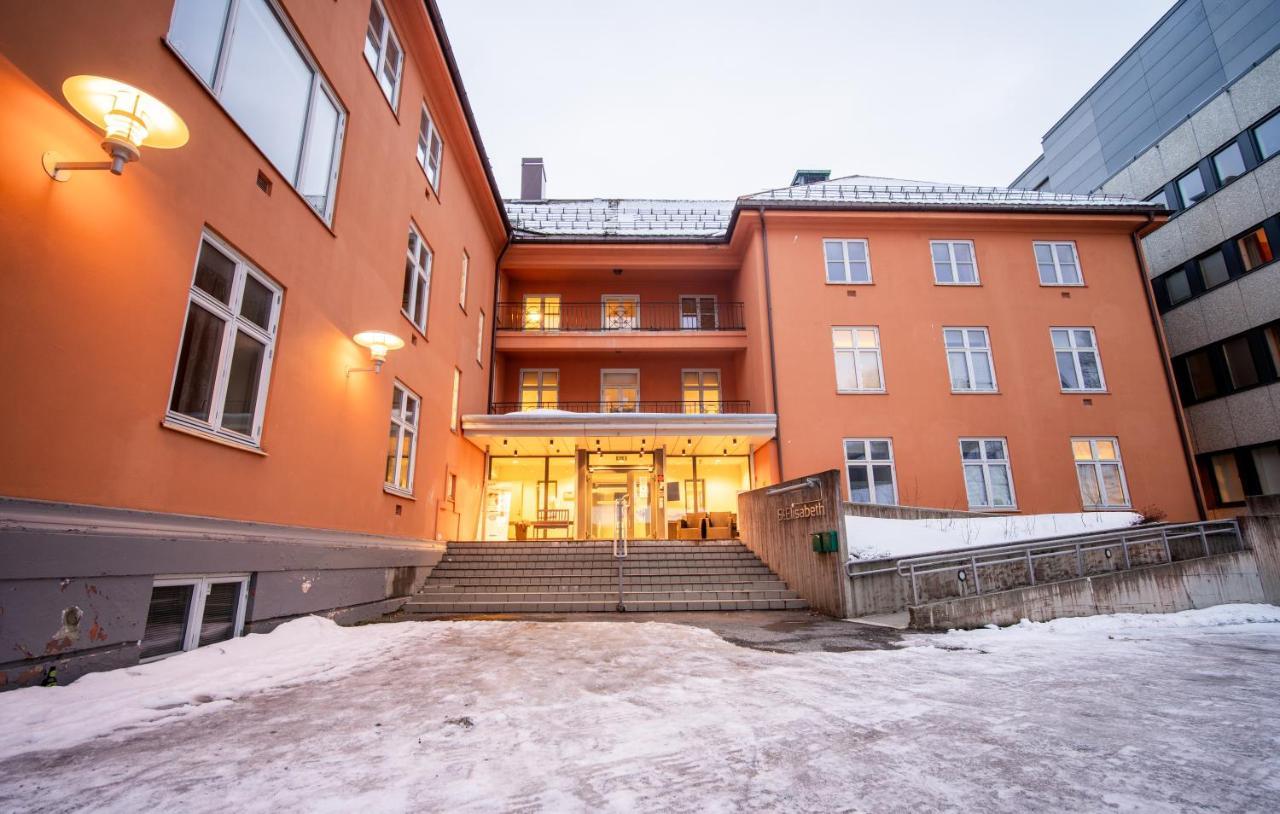 Enter St Elisabeth &